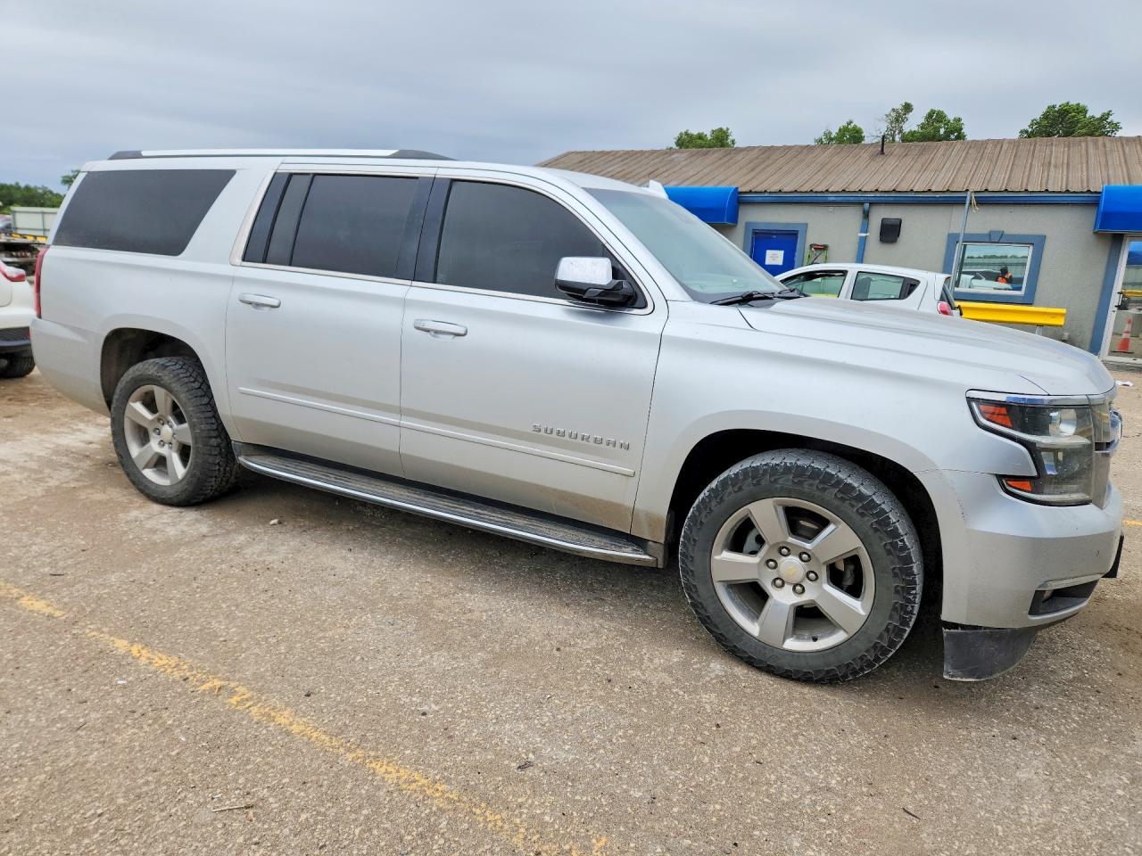 2018 Chevrolet Suburban K1500 Premier - Image 4