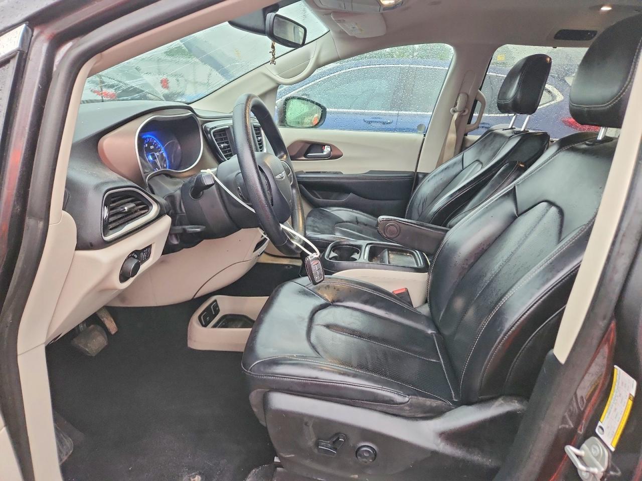 2020 Chrysler Voyager Lxi - Фото 7