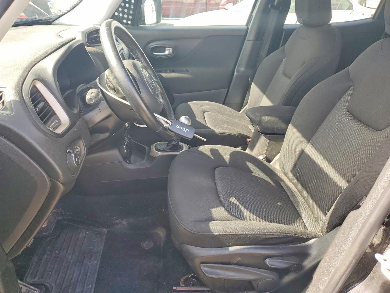 2016 Jeep Renegade Latitude - Image 7