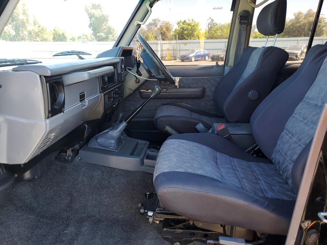 1999 Toyota Landcruisr - Image 7