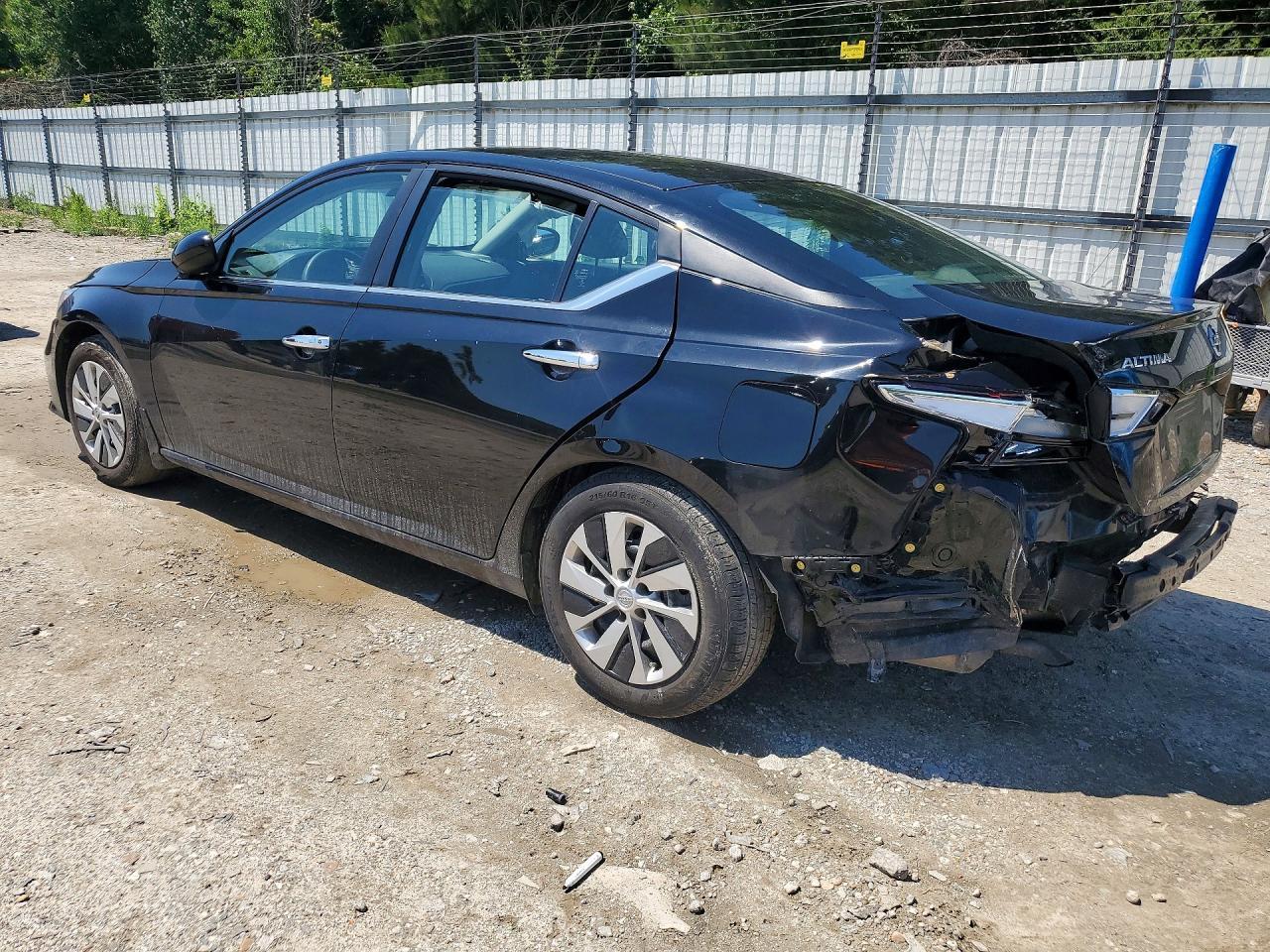 2022 Nissan Altima S - Фото 2