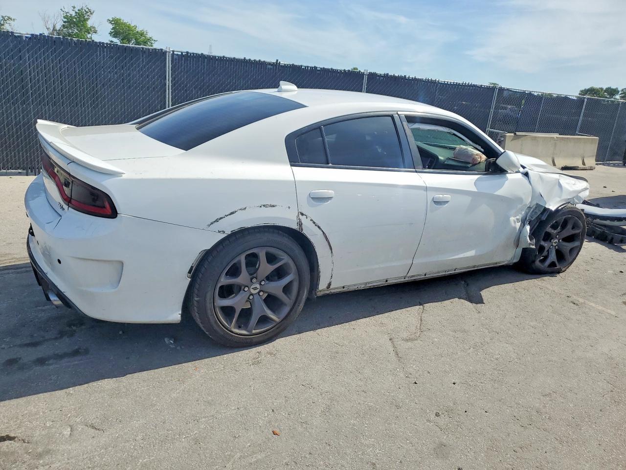 2019 Dodge Charger R - Image 3