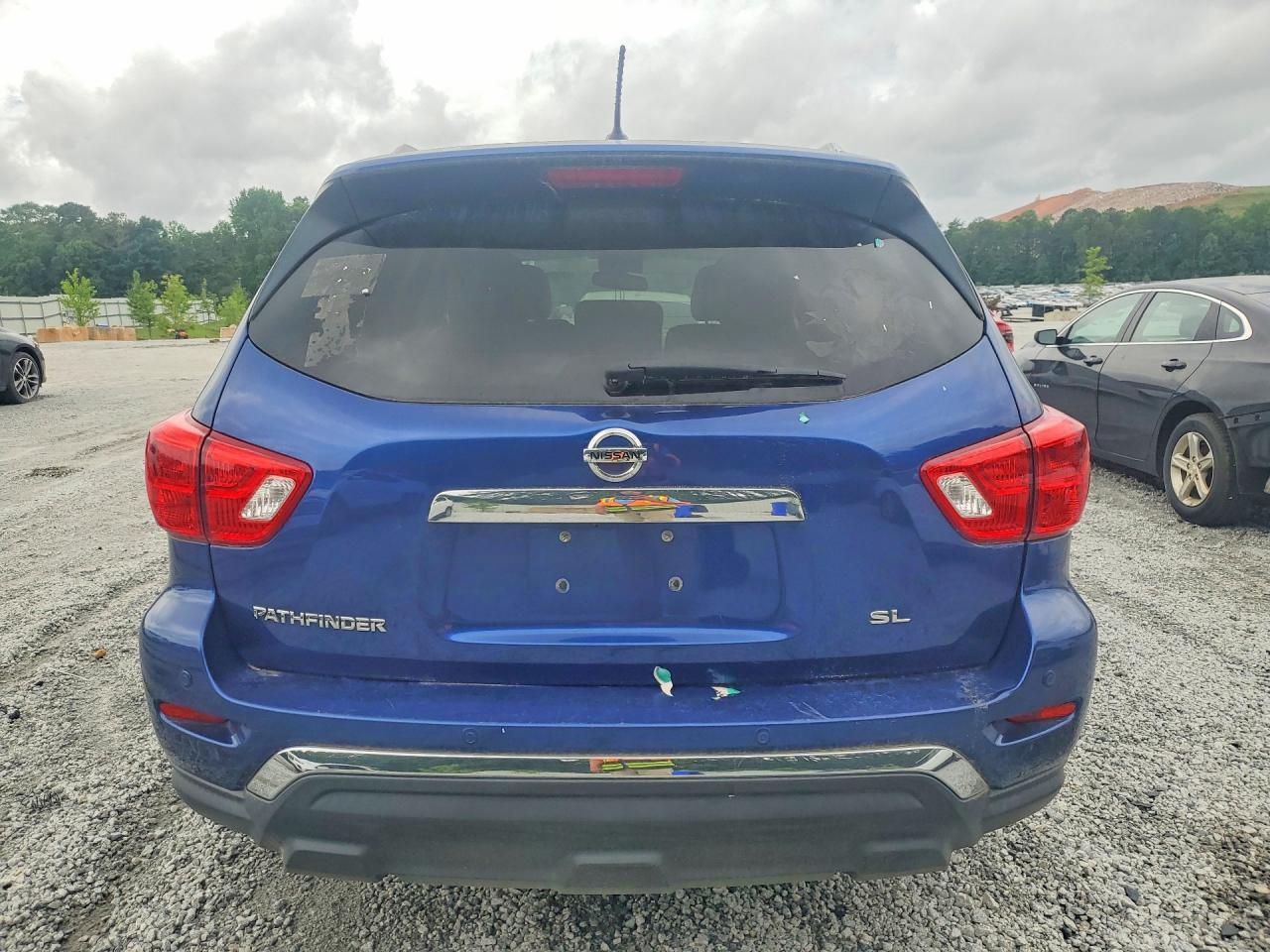 2018 Nissan Pathfinder S - Image 6