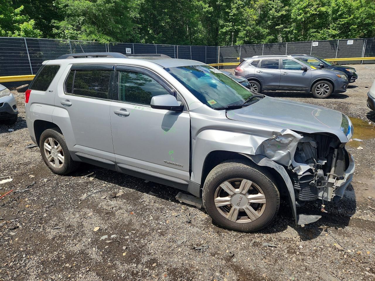 2015 GMC Terrain - Image 4
