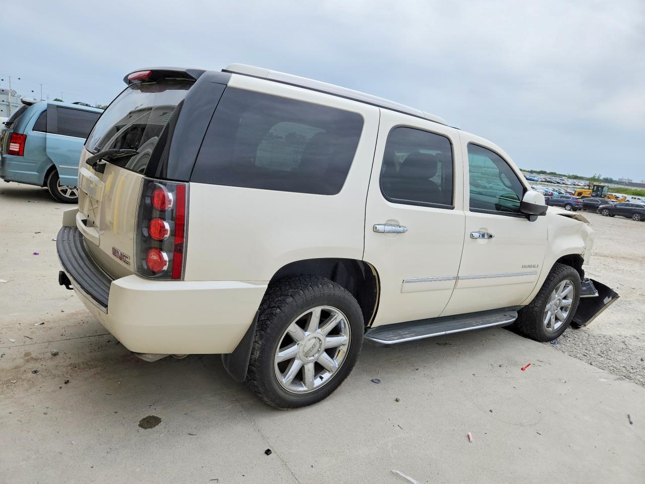 2014 GMC Yukon Denali - Фото 3