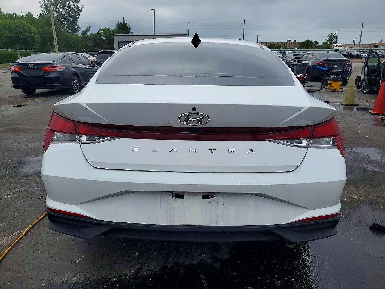 2022 Hyundai Elantra Sel - Image 5