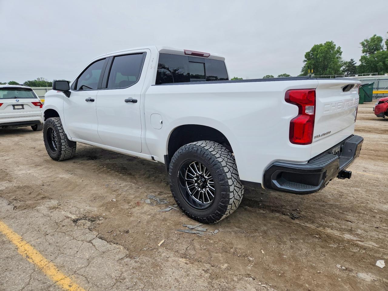 2019 Chevrolet Silverado K1500 Lt Trail Boss - Image 2