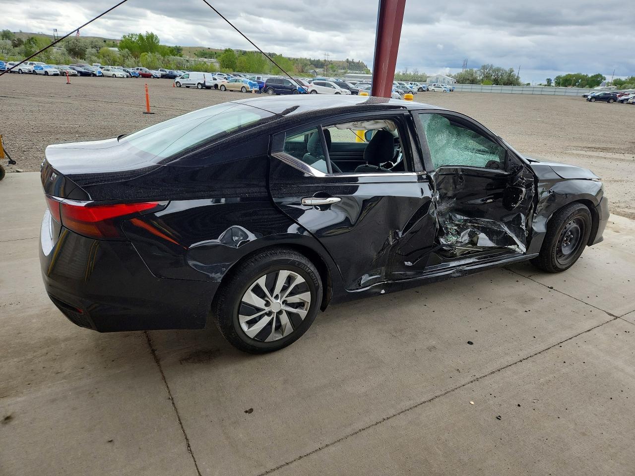 2022 Nissan Altima S - Image 3