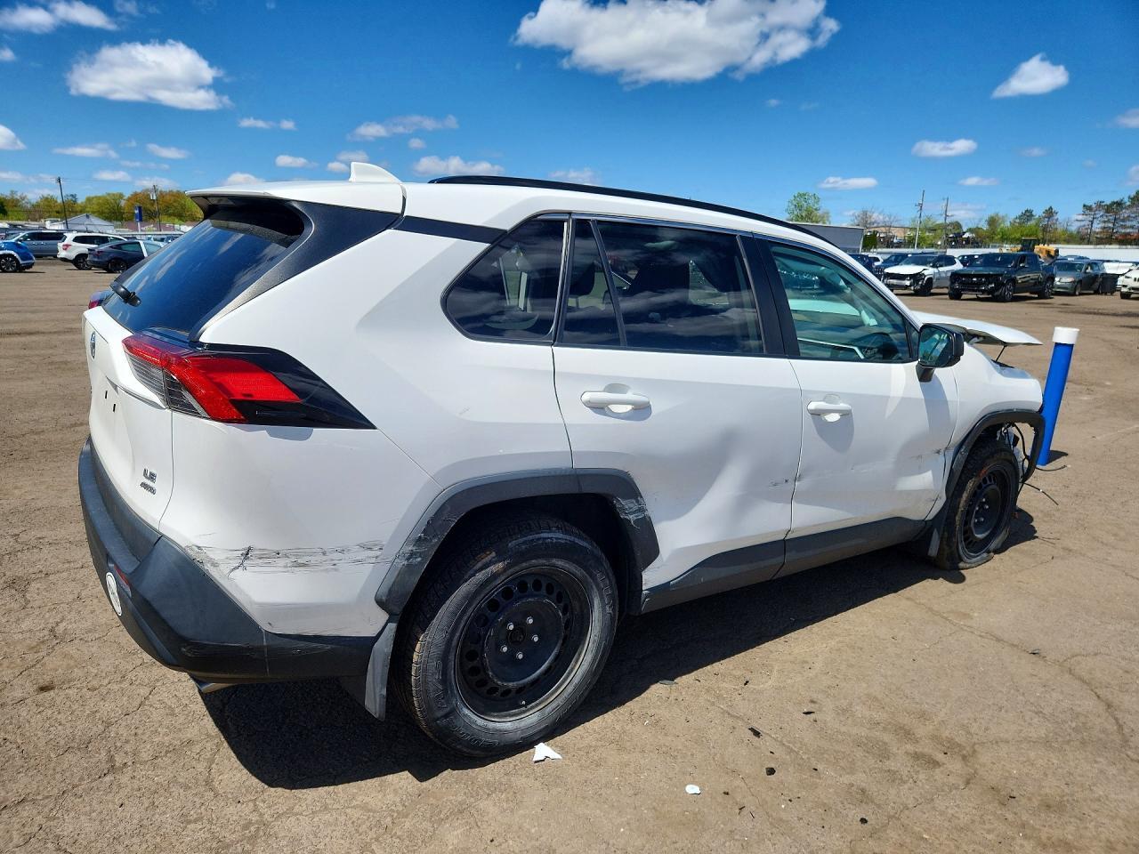 2020 Toyota Rav4 Le - Image 3