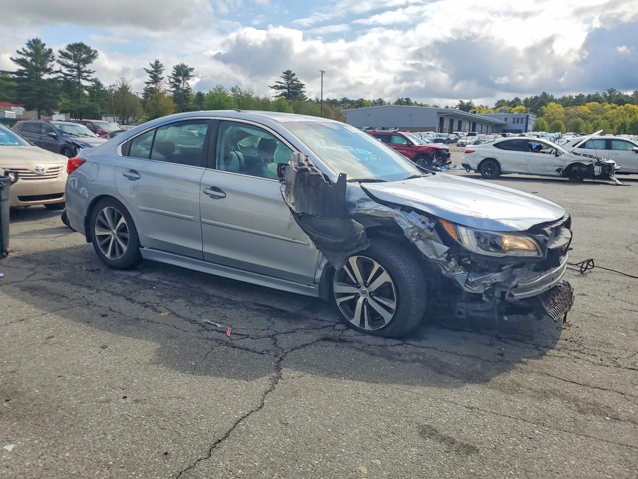 2017 Subaru Legacy 3.6R Limited - Image 4