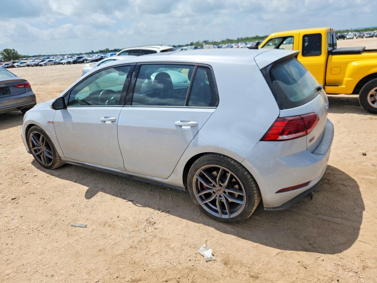 2019 Volkswagen Gti S - Фото 2