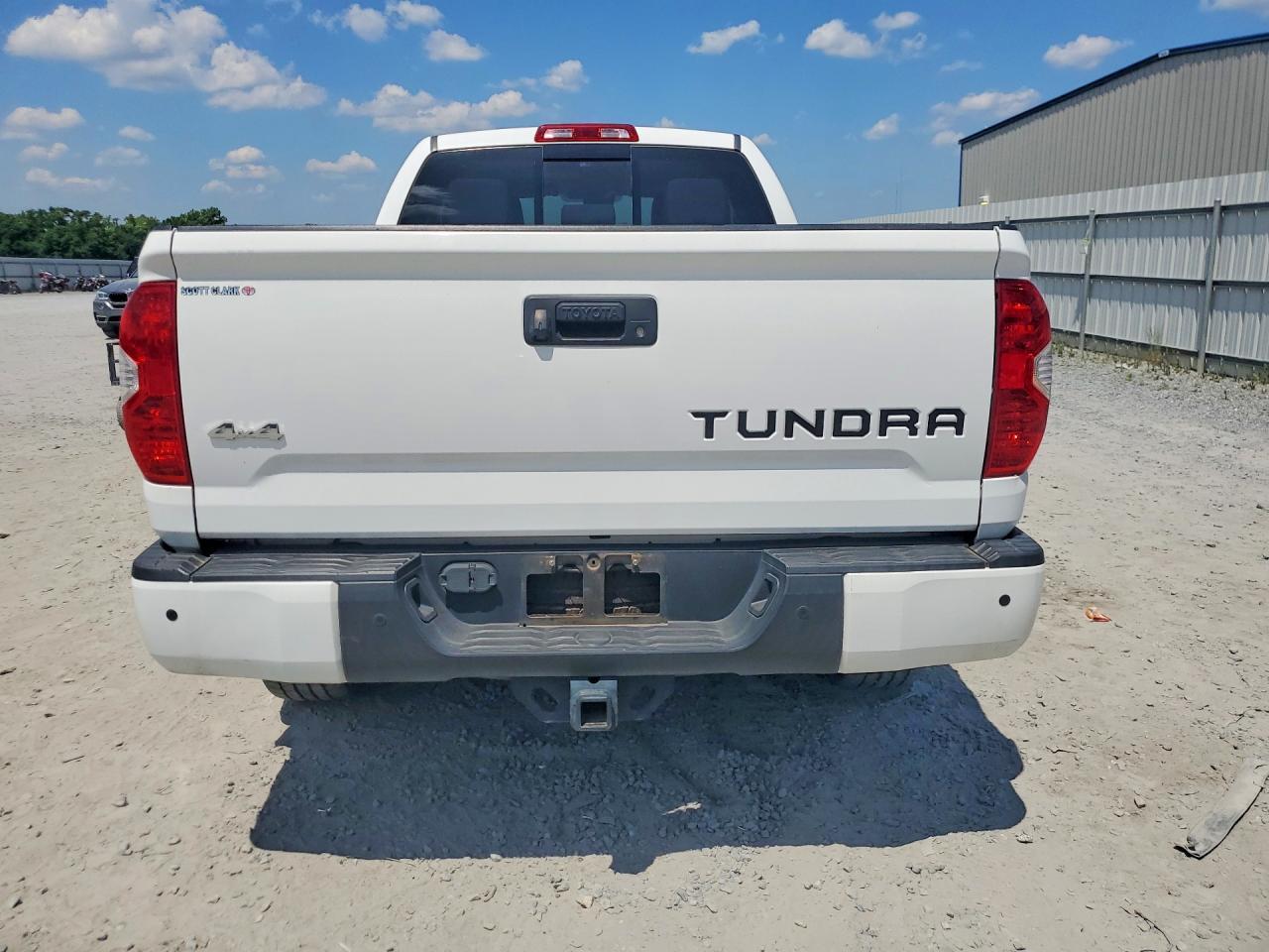 2018 Toyota Tundra Double Cab Limited - Фото 6