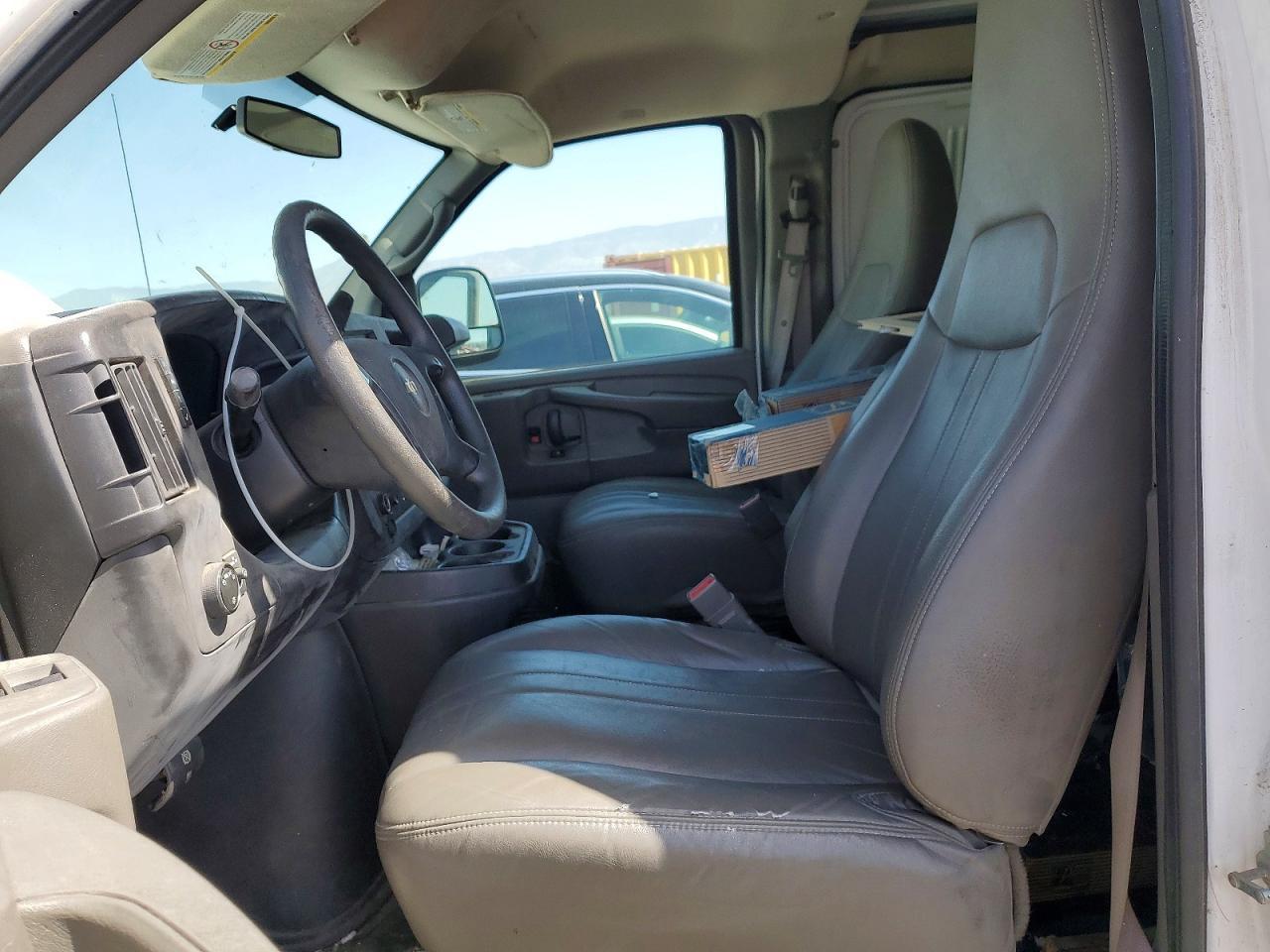 2015 Chevrolet Express 2500 Cargo Delivery Van - Фото 7