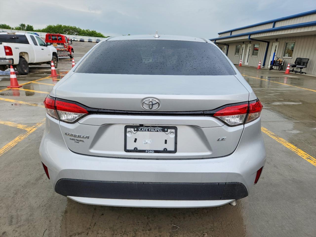2022 Toyota Corolla Le - Image 6