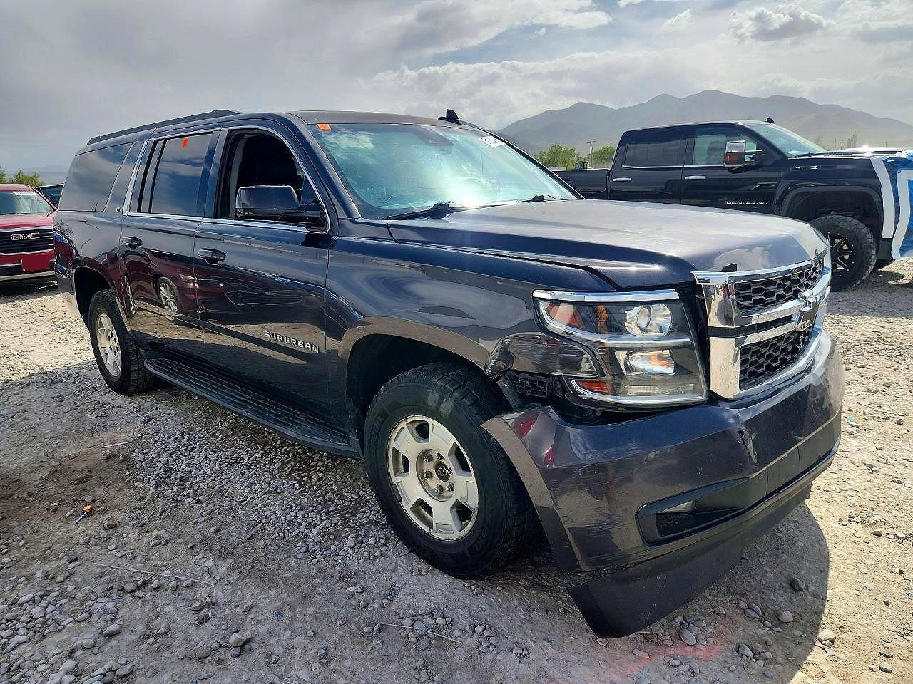2017 Chevrolet Suburban K1500 Lt - Image 4