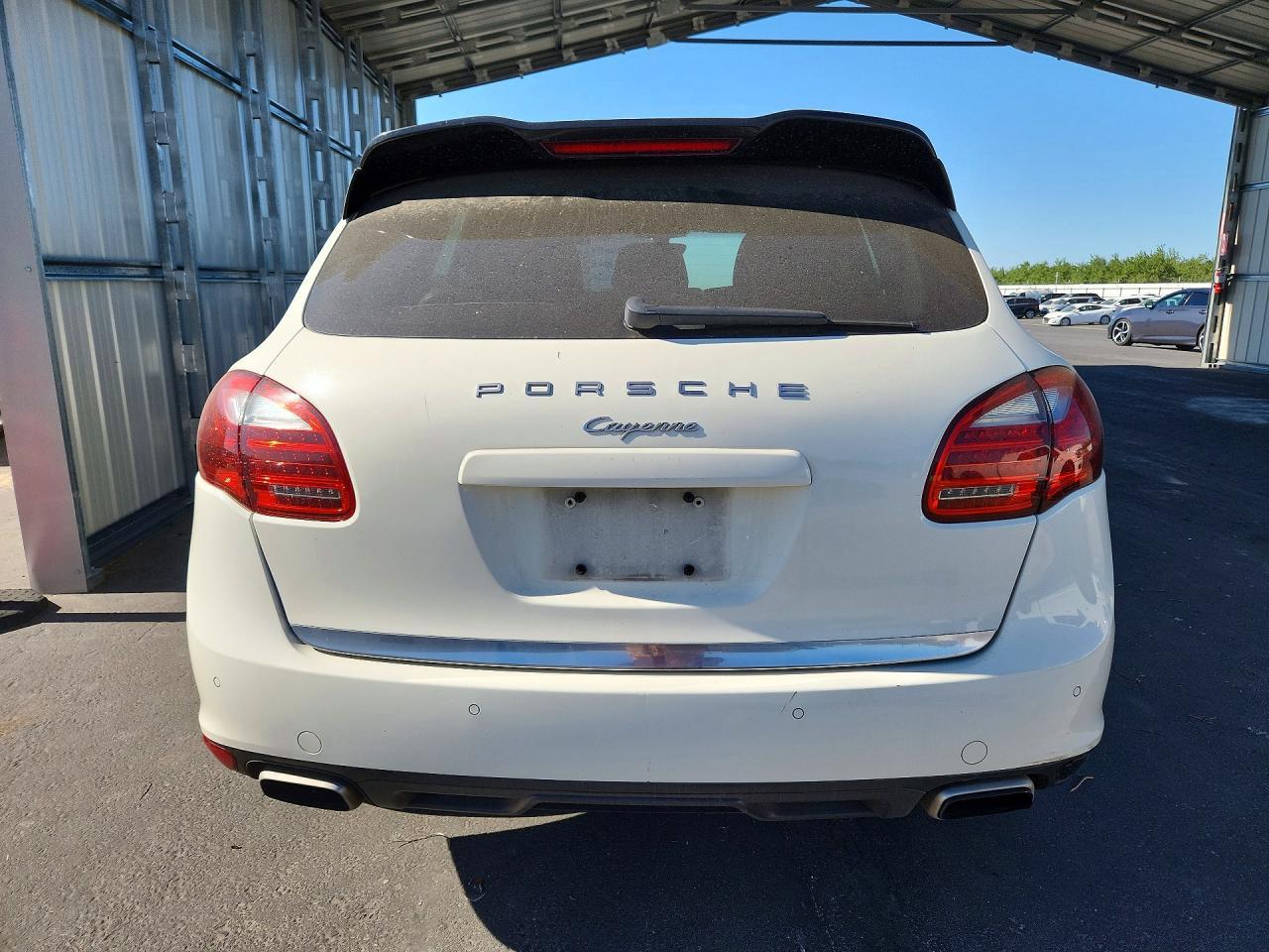 2012 Porsche Cayenne - Image 6