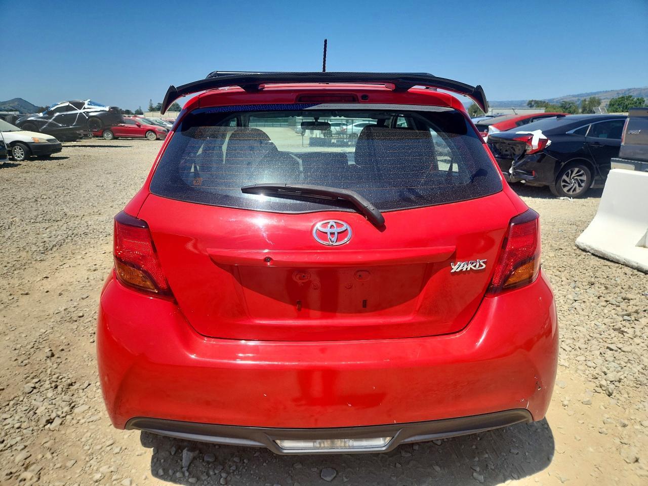 2015 Toyota Yaris 5-Door L - Image 6