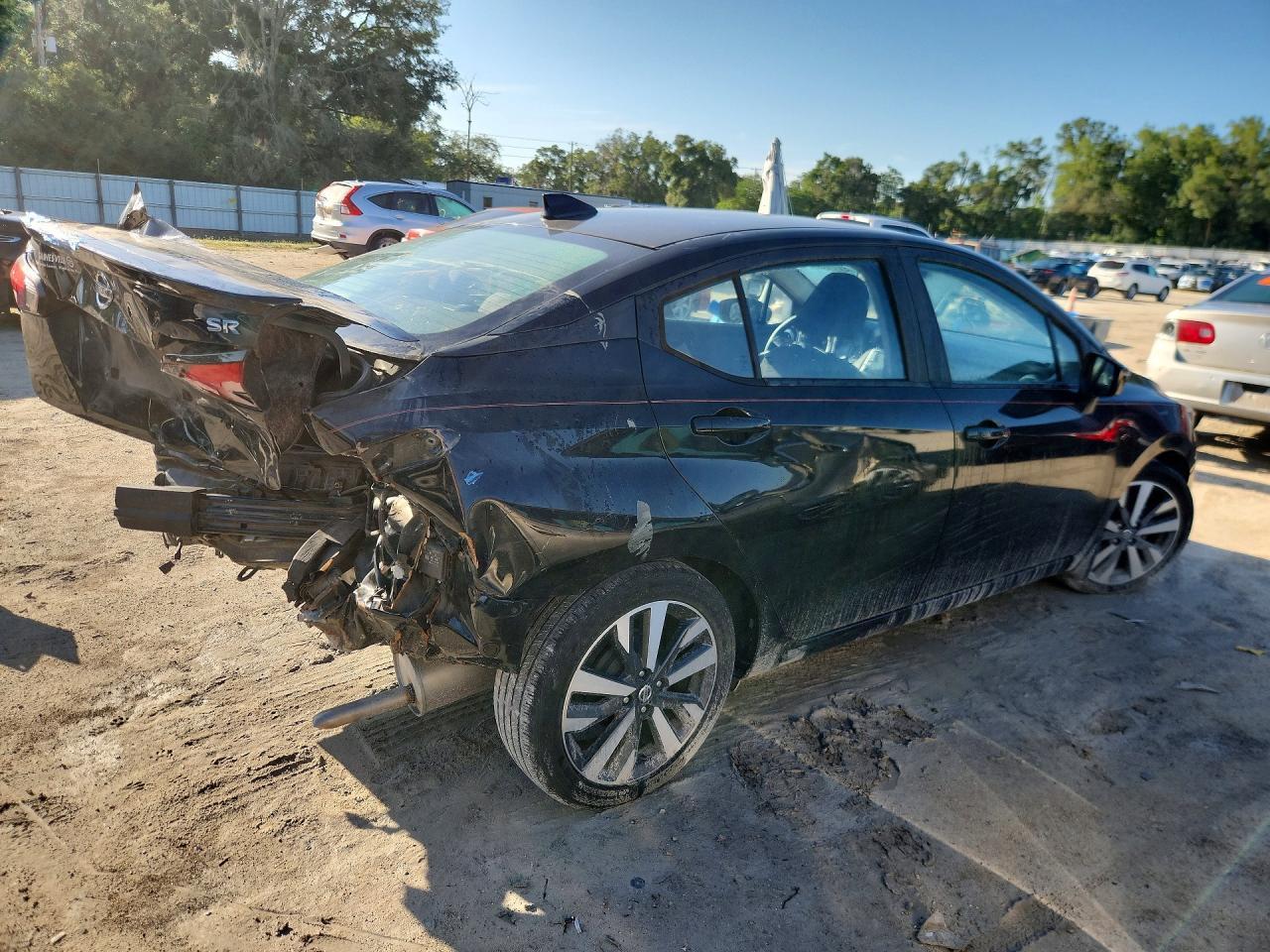 2021 Nissan Versa Sr - Фото 3