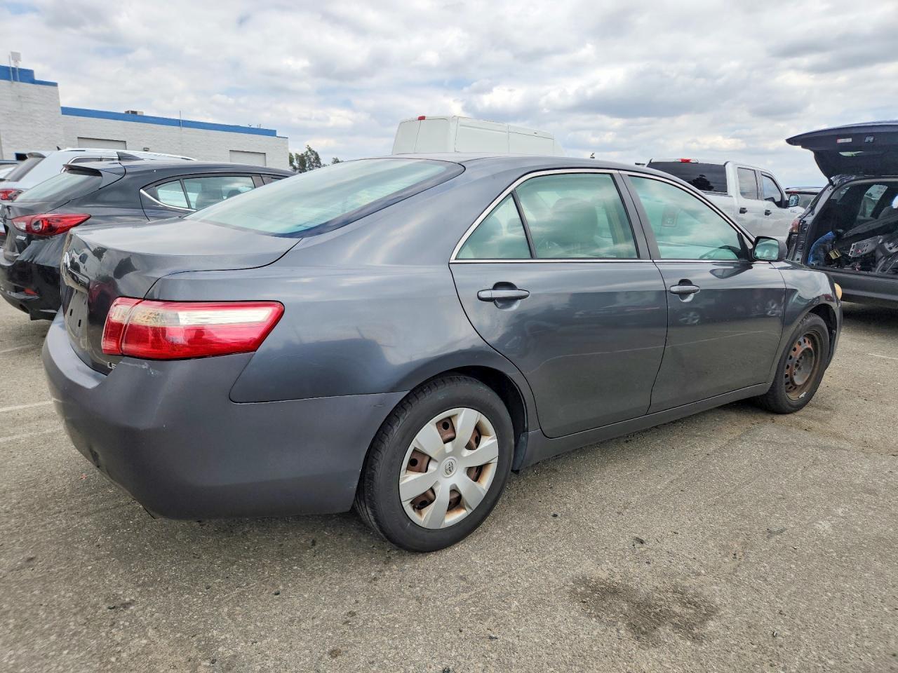 2007 Toyota Camry Le - Фото 3