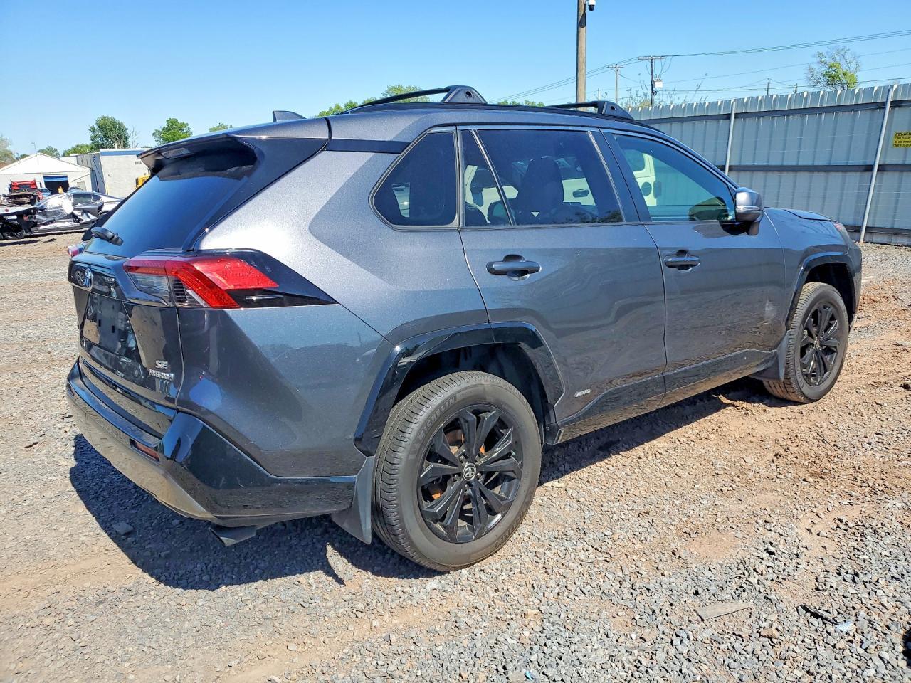 2023 Toyota Rav4 Se - Image 3