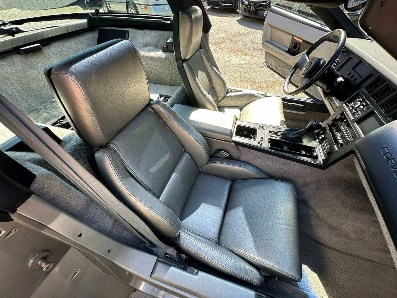 1984 Chevrolet Corvette - Фото 5