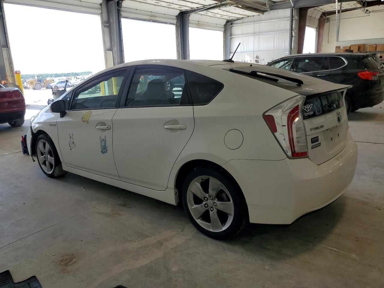 2013 Toyota Prius Persona Series Se - Image 2