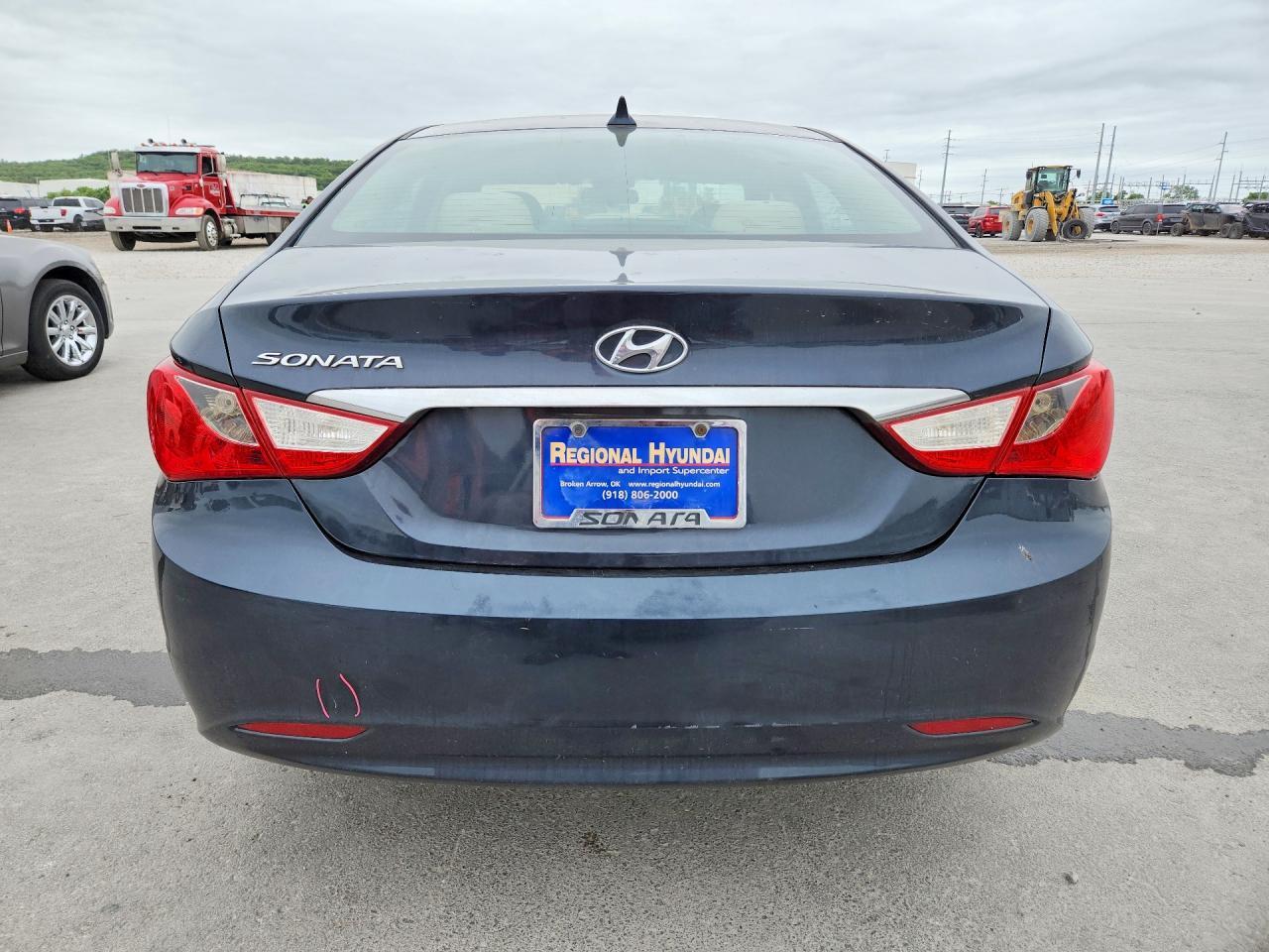 2011 Hyundai Sonata Gls - Image 6