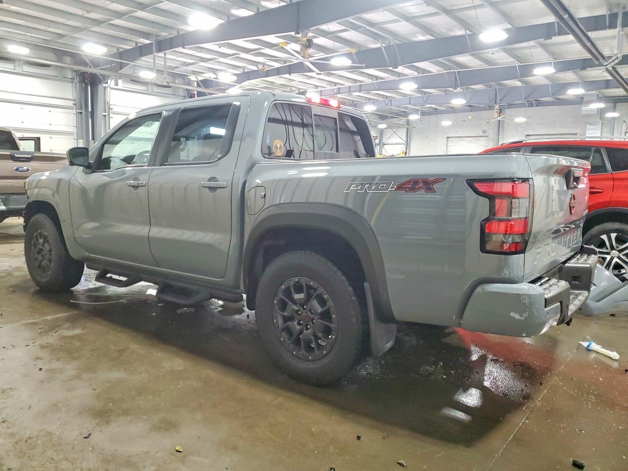 2022 Nissan Frontier Pro-4X - Фото 2