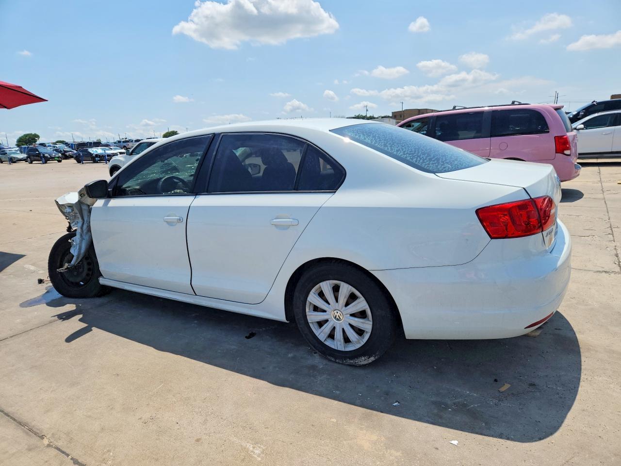 2014 Volkswagen Jetta Base - Image 2