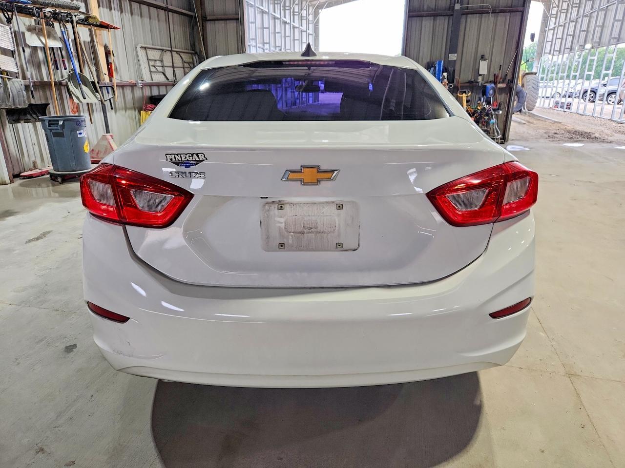 2017 Chevrolet Cruze Ls - Image 6