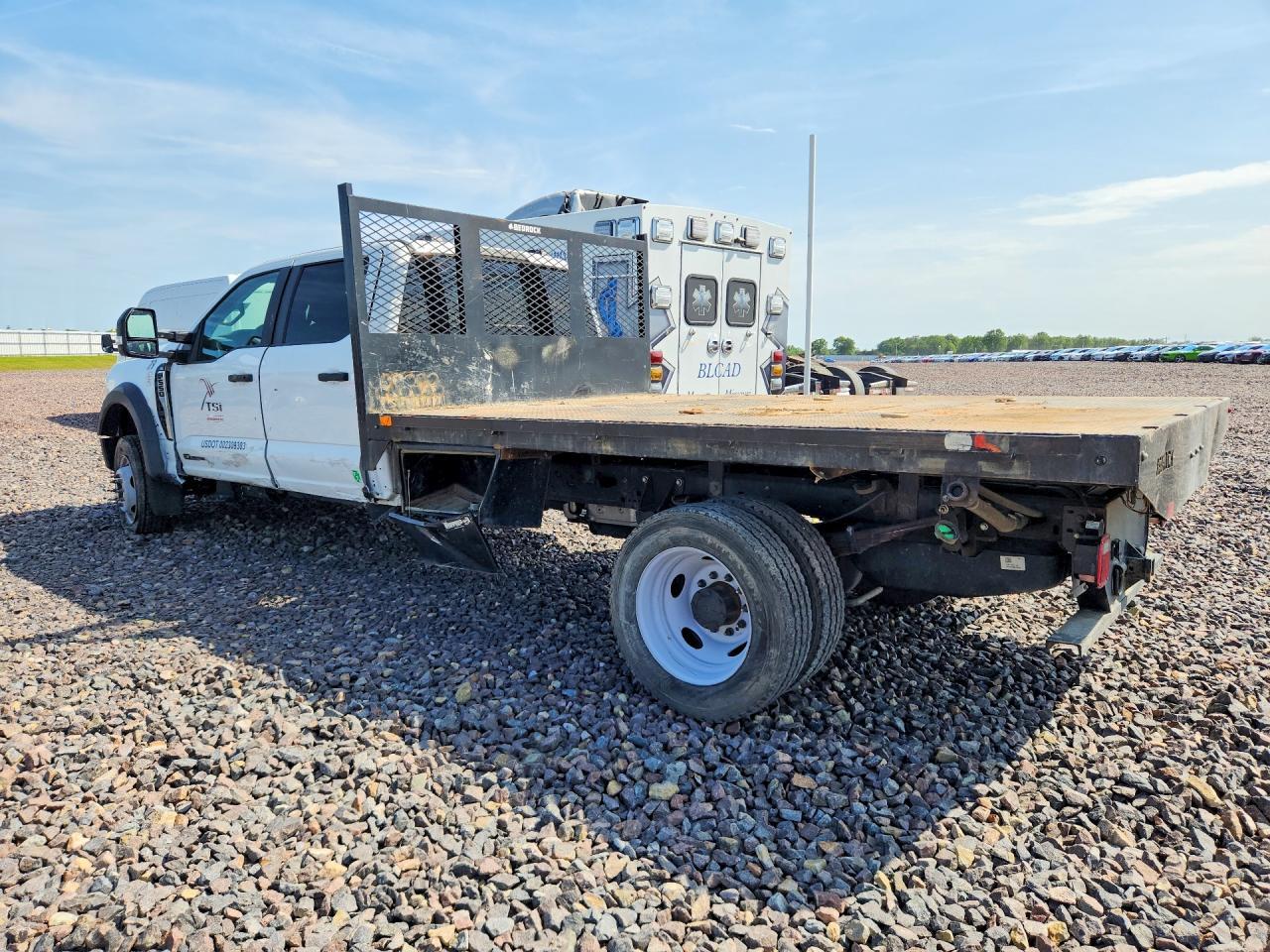 2024 Ford F550 Super Duty - Фото 2