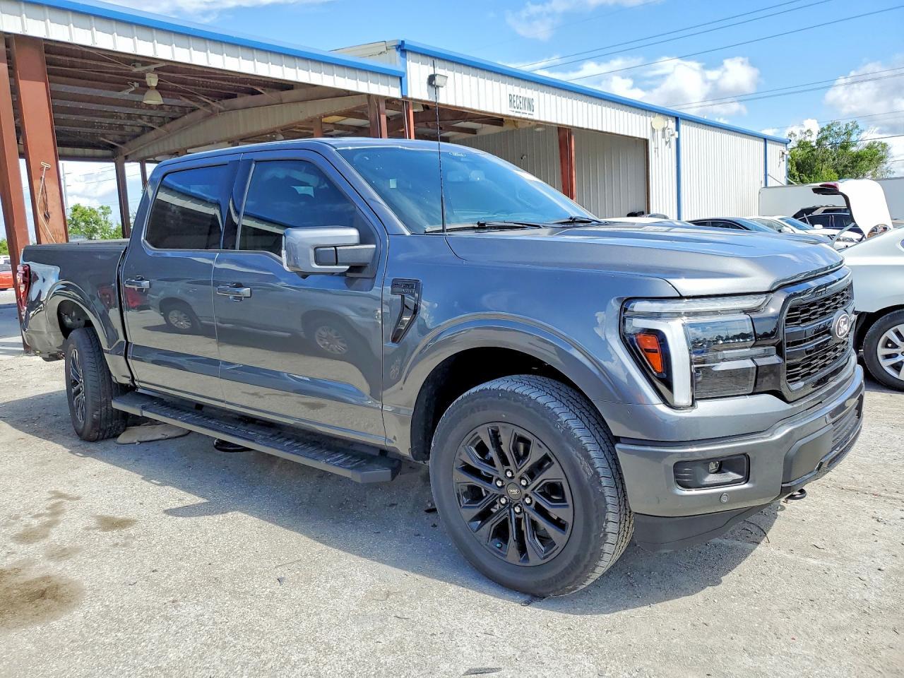 2025 Ford F150 Lariat - Image 4