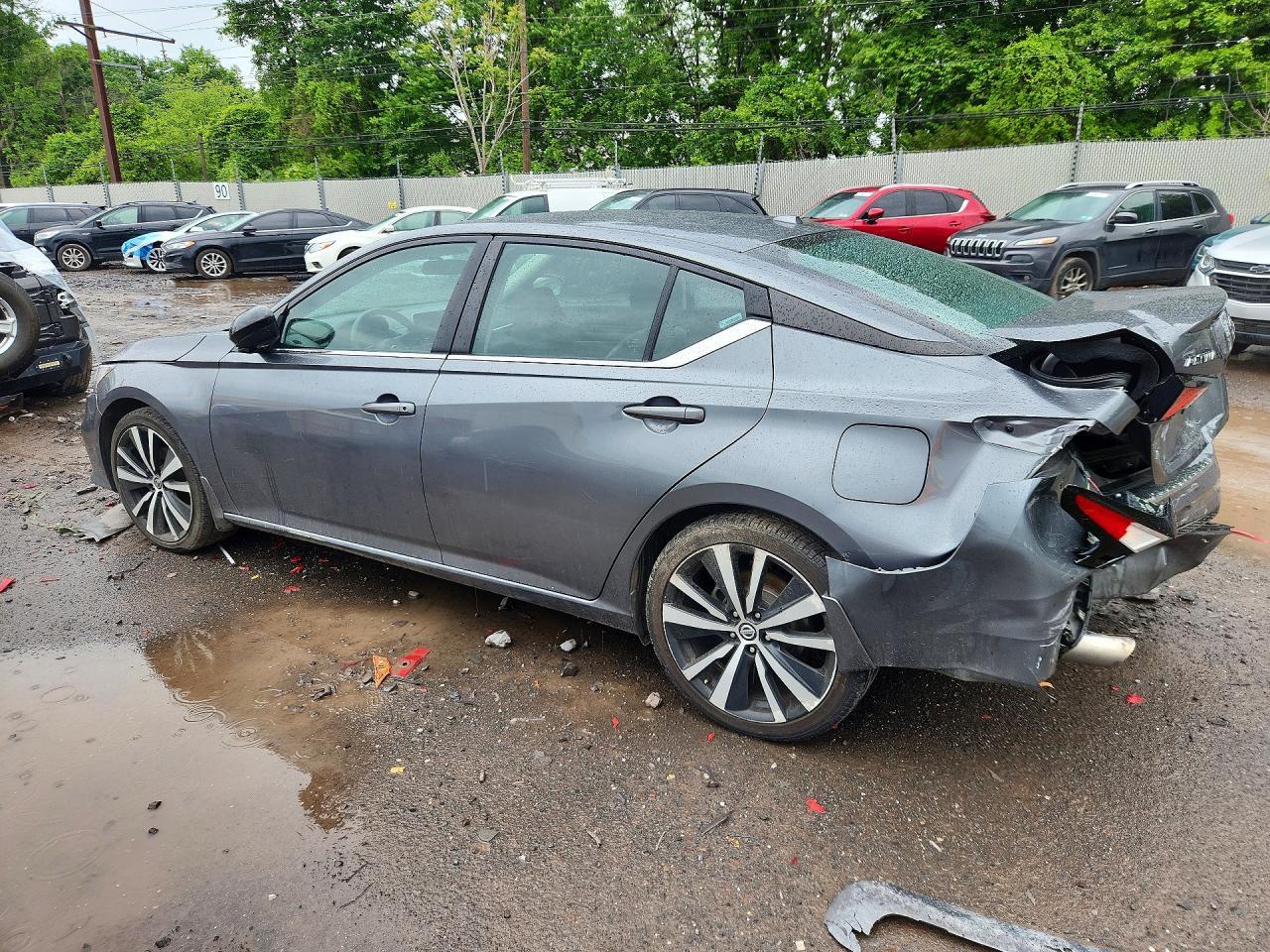 2022 Nissan Altima Sr - Фото 2