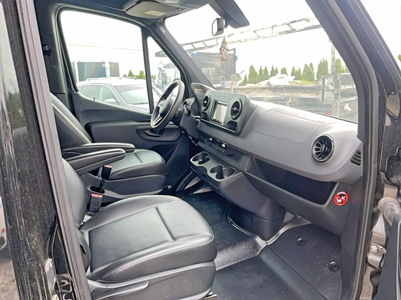 2019 Mercedes-Benz Sprinter 2500 - Image 5