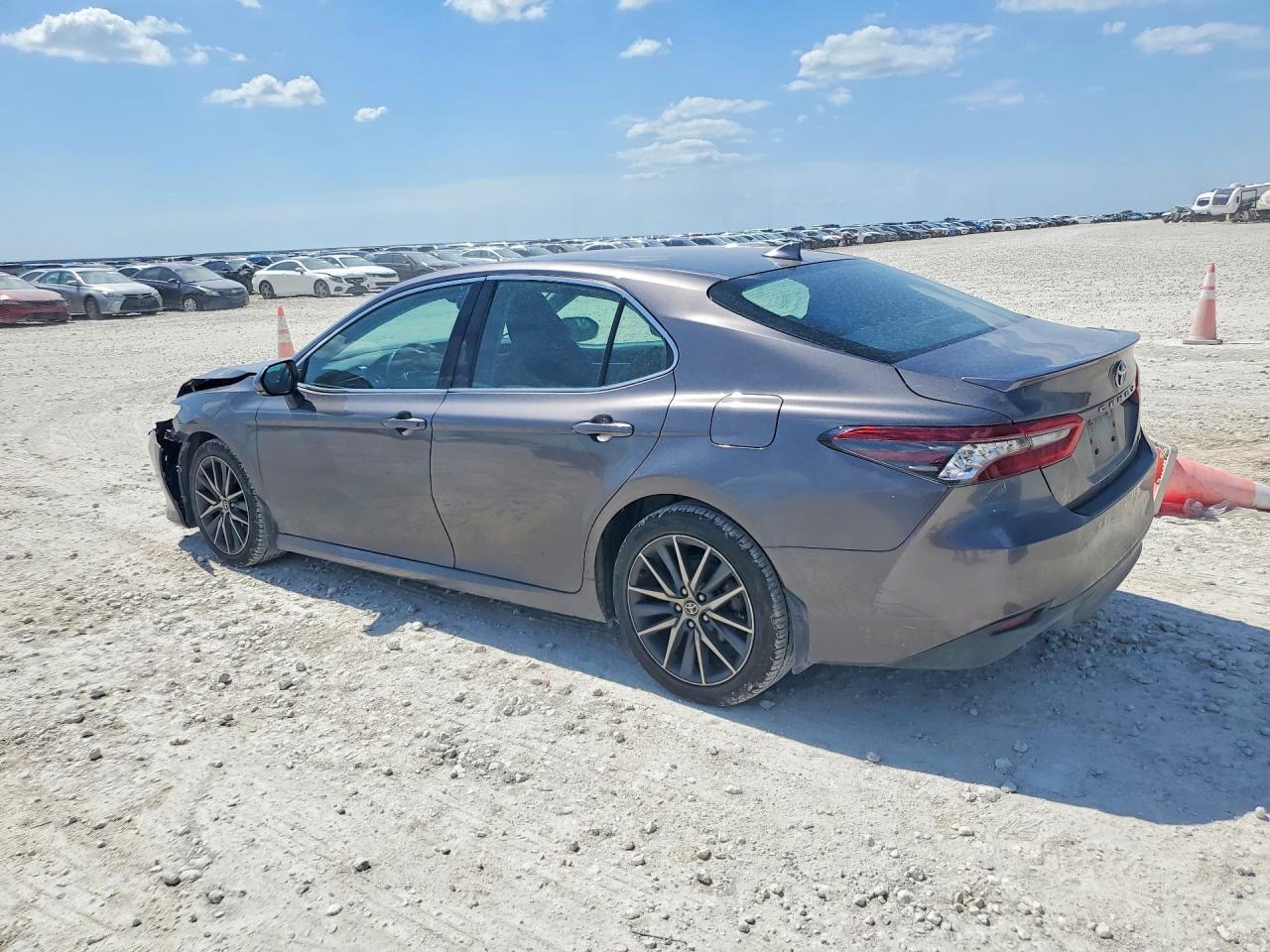 2023 Toyota Camry Xle - Image 2