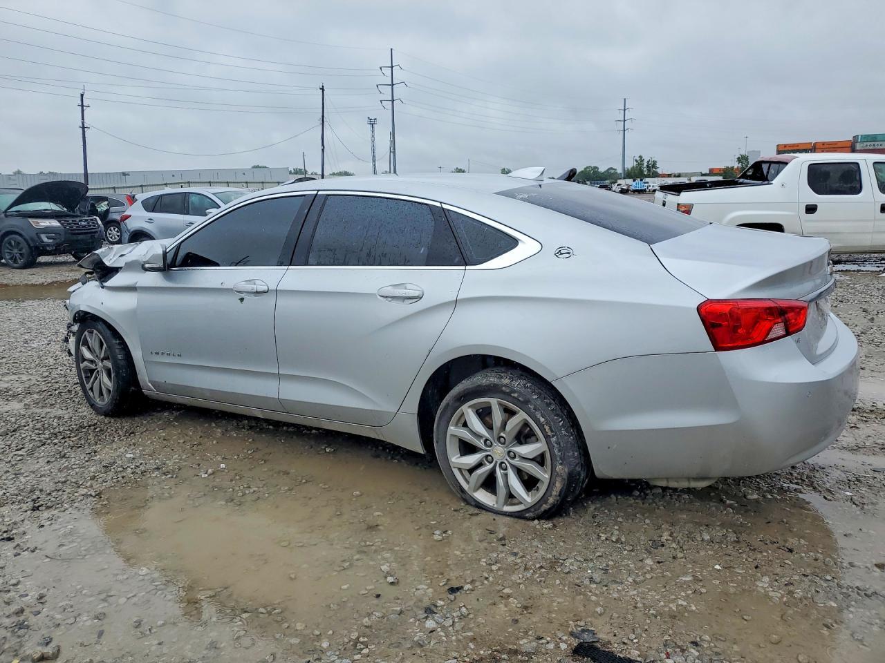 2018 Chevrolet Impala Lt - Image 2