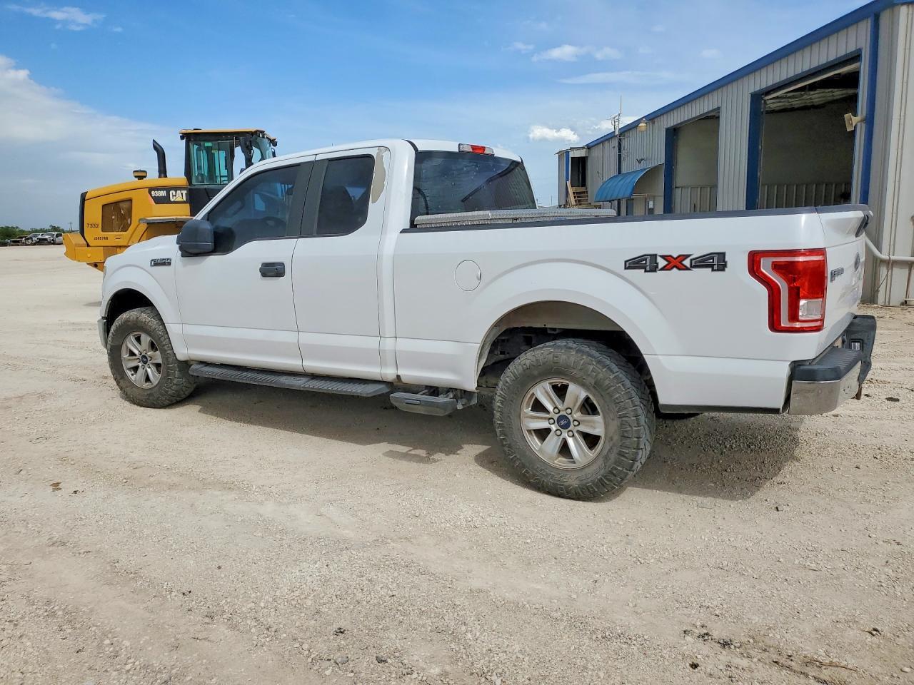 2015 Ford F150 Super Cab - Фото 2