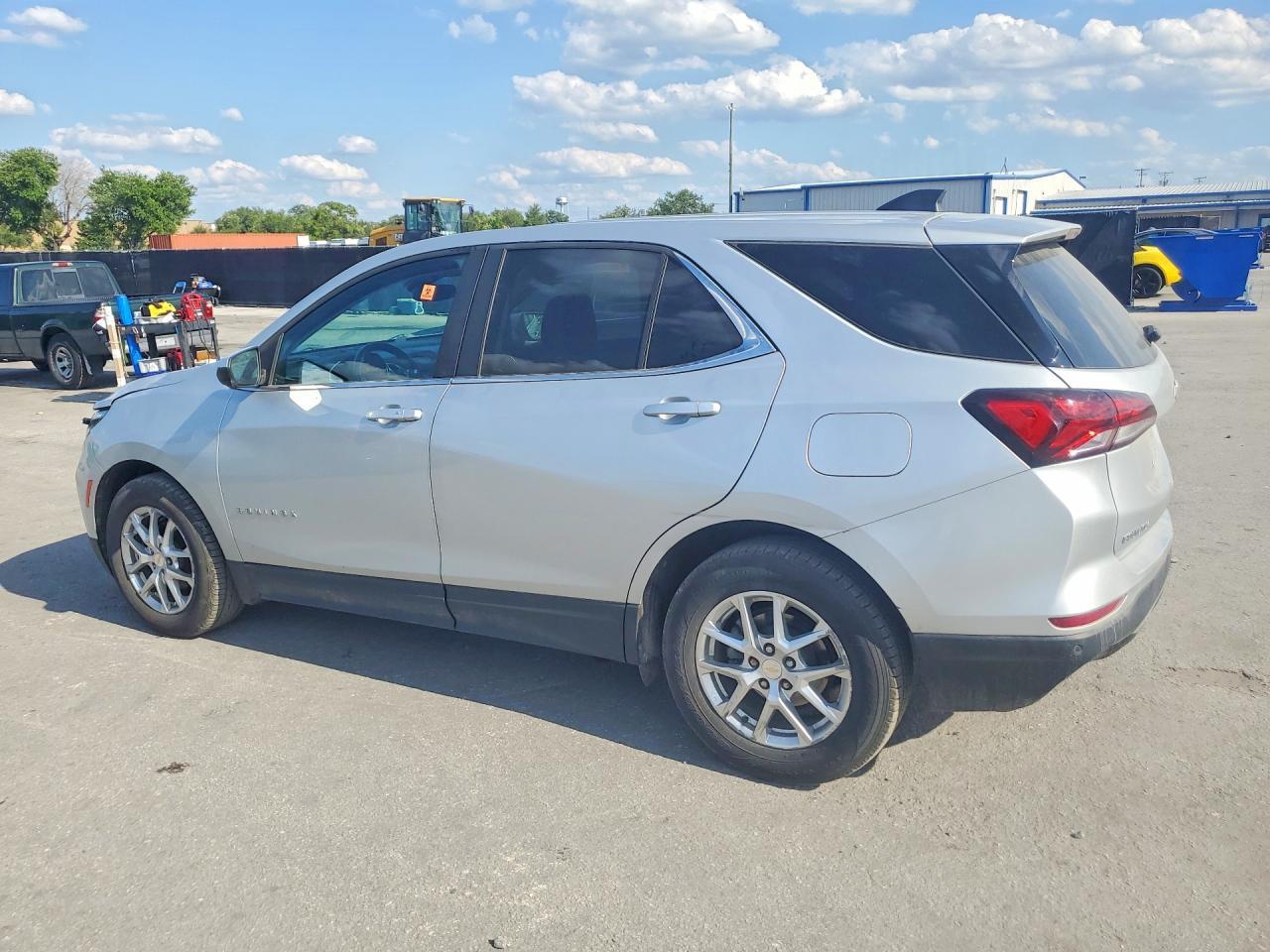 2022 Chevrolet Equinox Lt - Фото 2