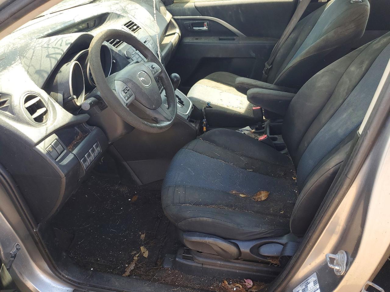 2014 Mazda 5 Sport - Image 7