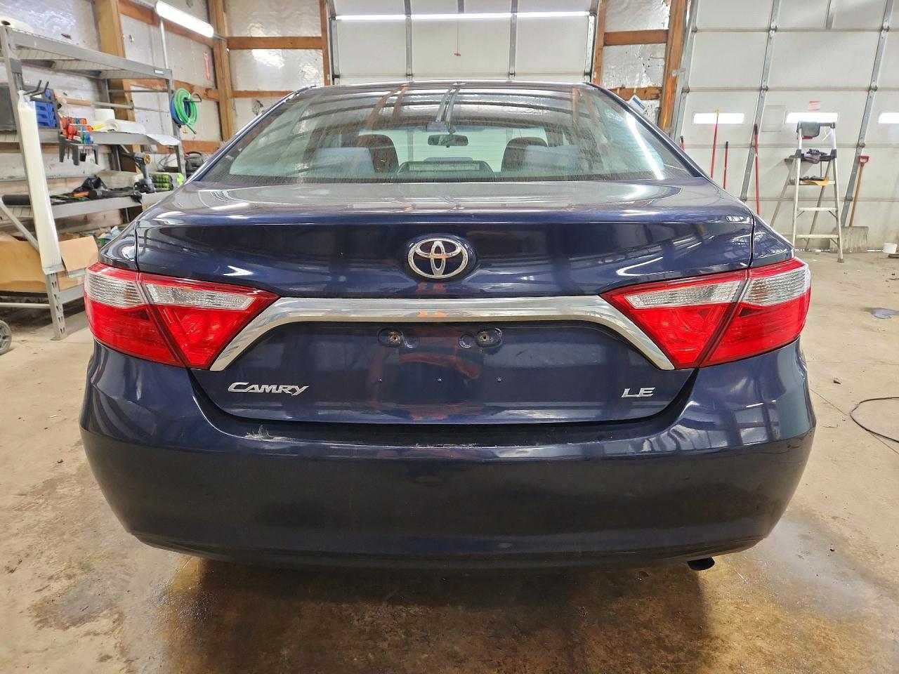 2016 Toyota Camry Le - Фото 6