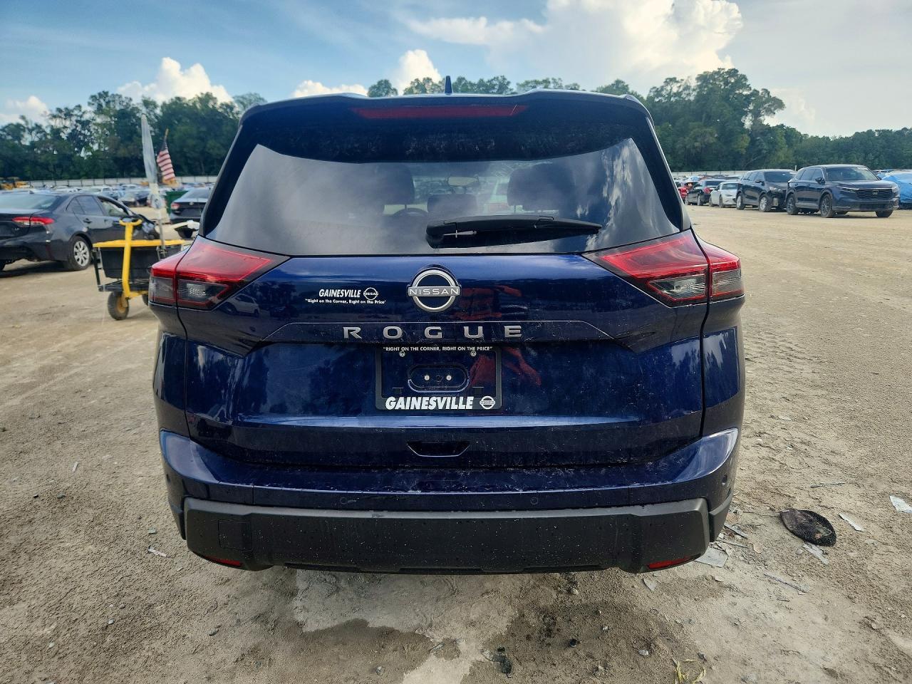 2025 Nissan Rogue Sv - Image 6