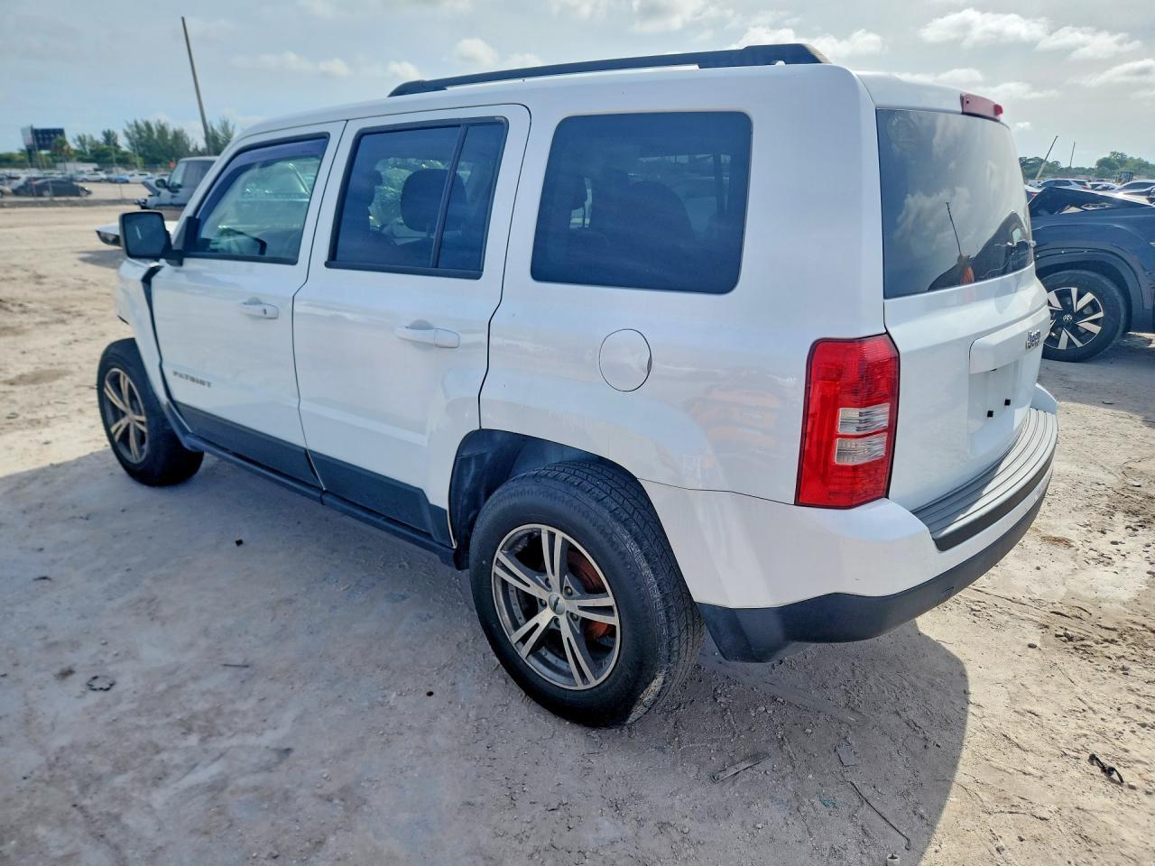 2017 Jeep Patriot Sport - Фото 2