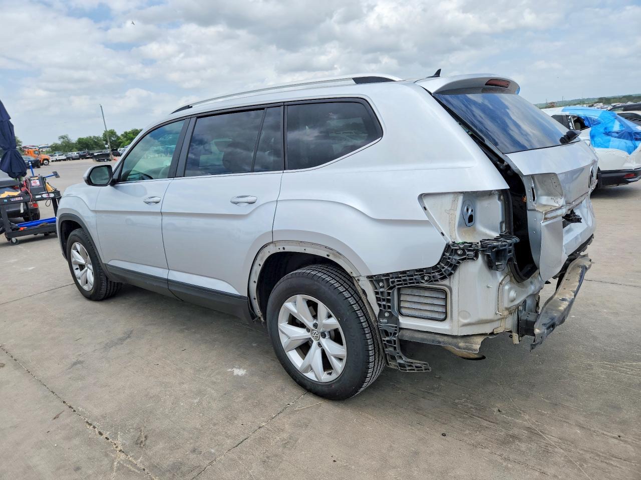 2018 Volkswagen Atlas - Image 2