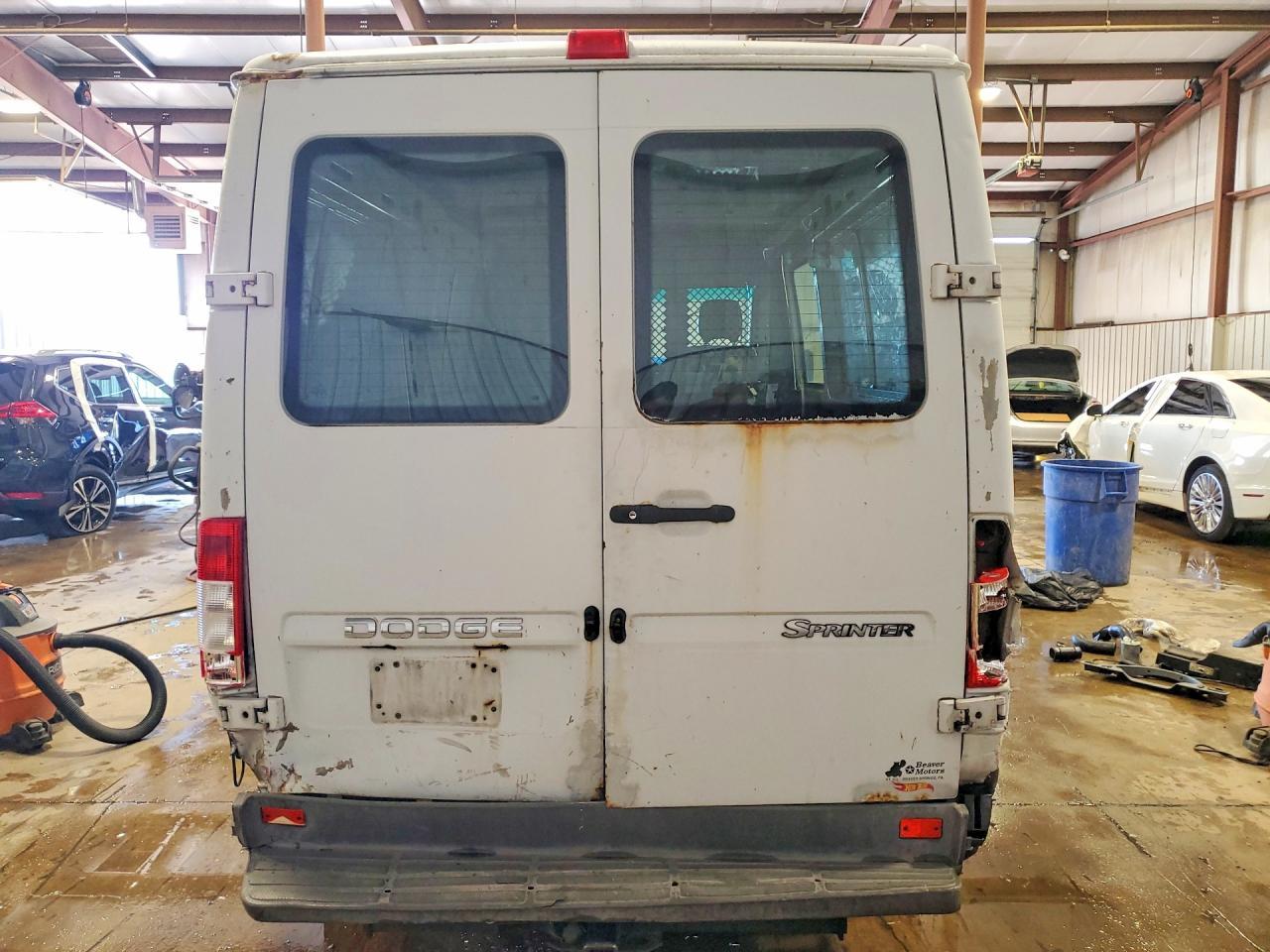 2005 Dodge Sprinter 2500 Delivery Van - Фото 6