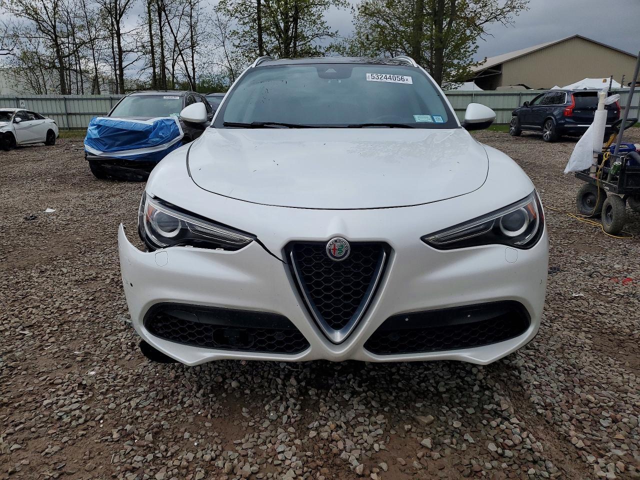 2018 Alfa Romeo Stelvio Ti - Image 5