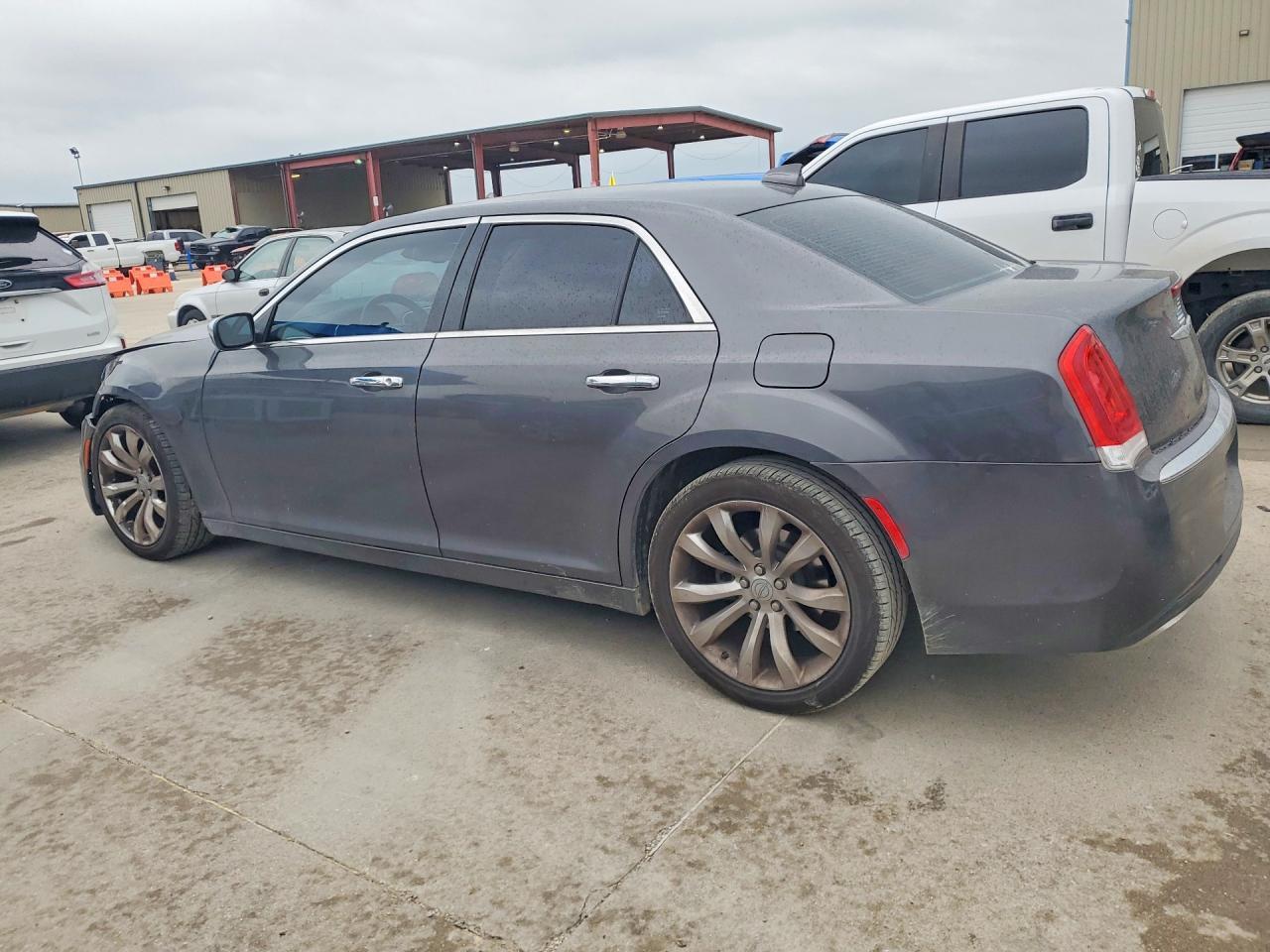 2019 Chrysler 300 Limited - Image 2