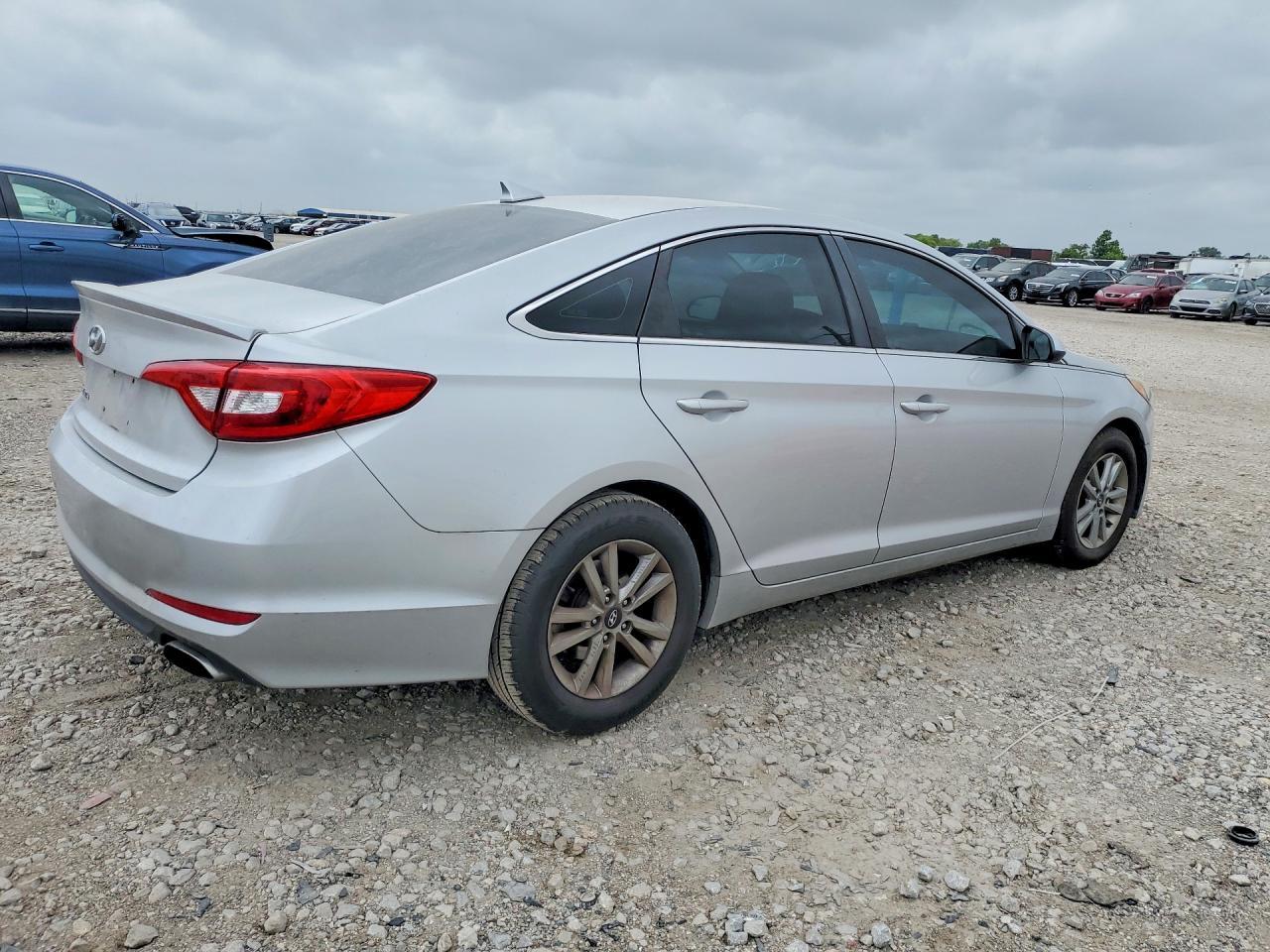 2015 Hyundai Sonata Se - Image 3