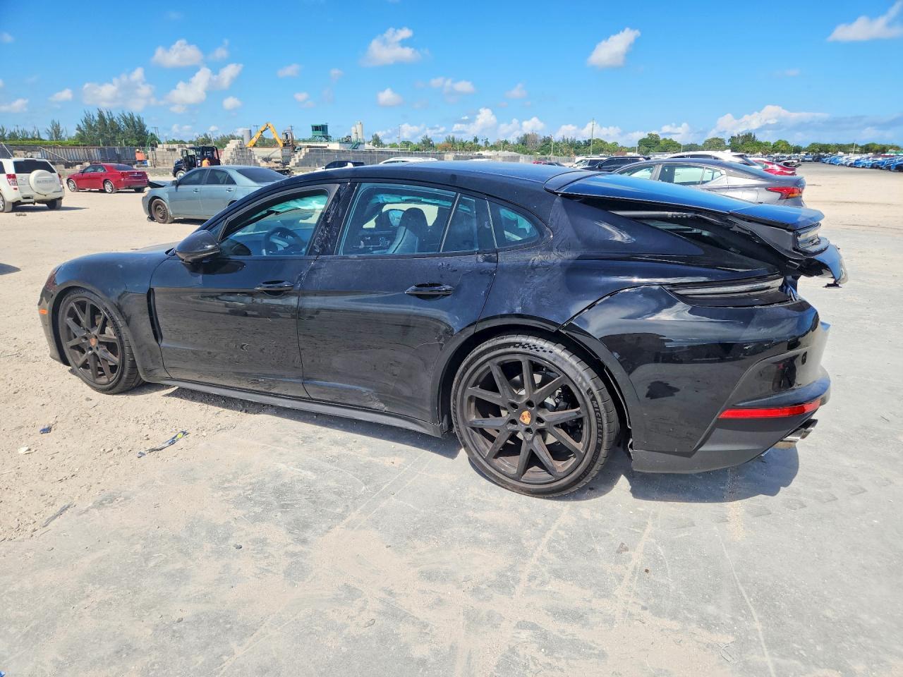 2026 Porsche Panamera Base - Фото 2