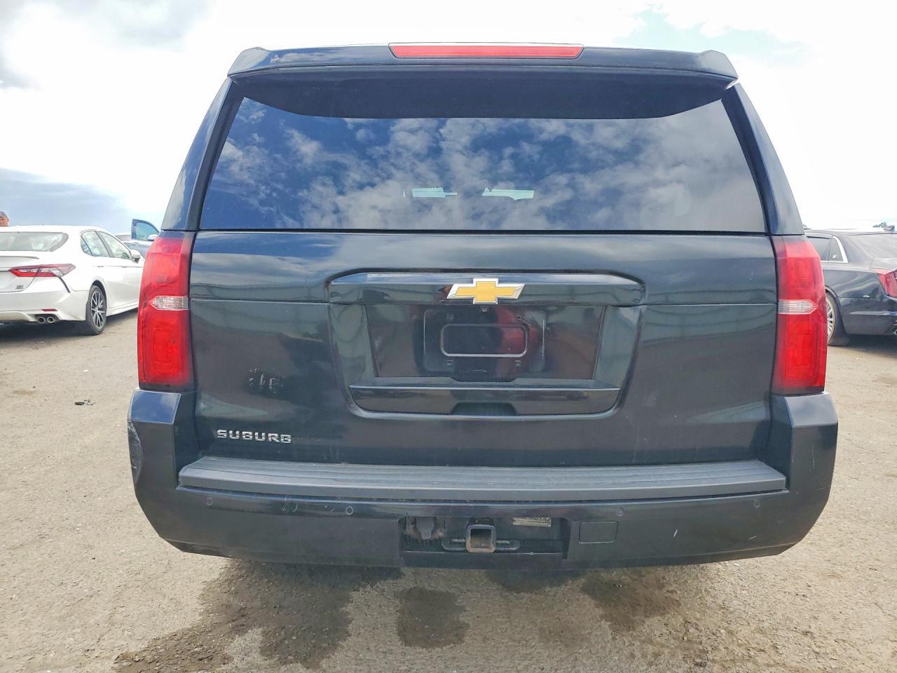 2020 Chevrolet Suburban - Фото 6