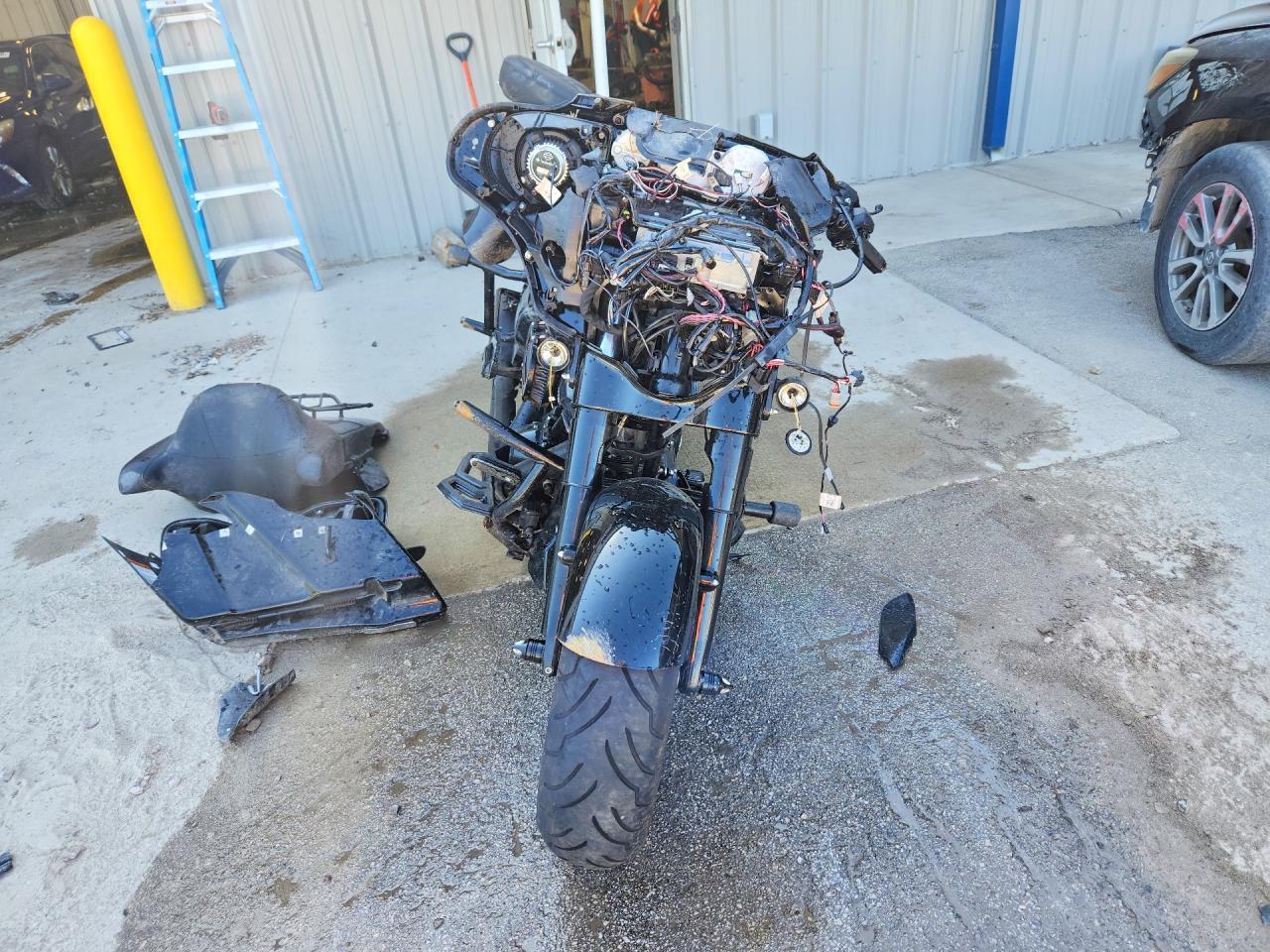 2022 Harley-Davidson Flhxst - Image 2